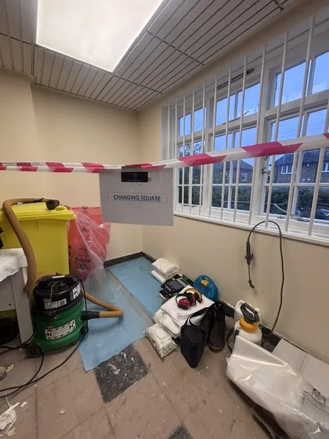 Asbestos floor tile and bitumen removal in Stamford Hill